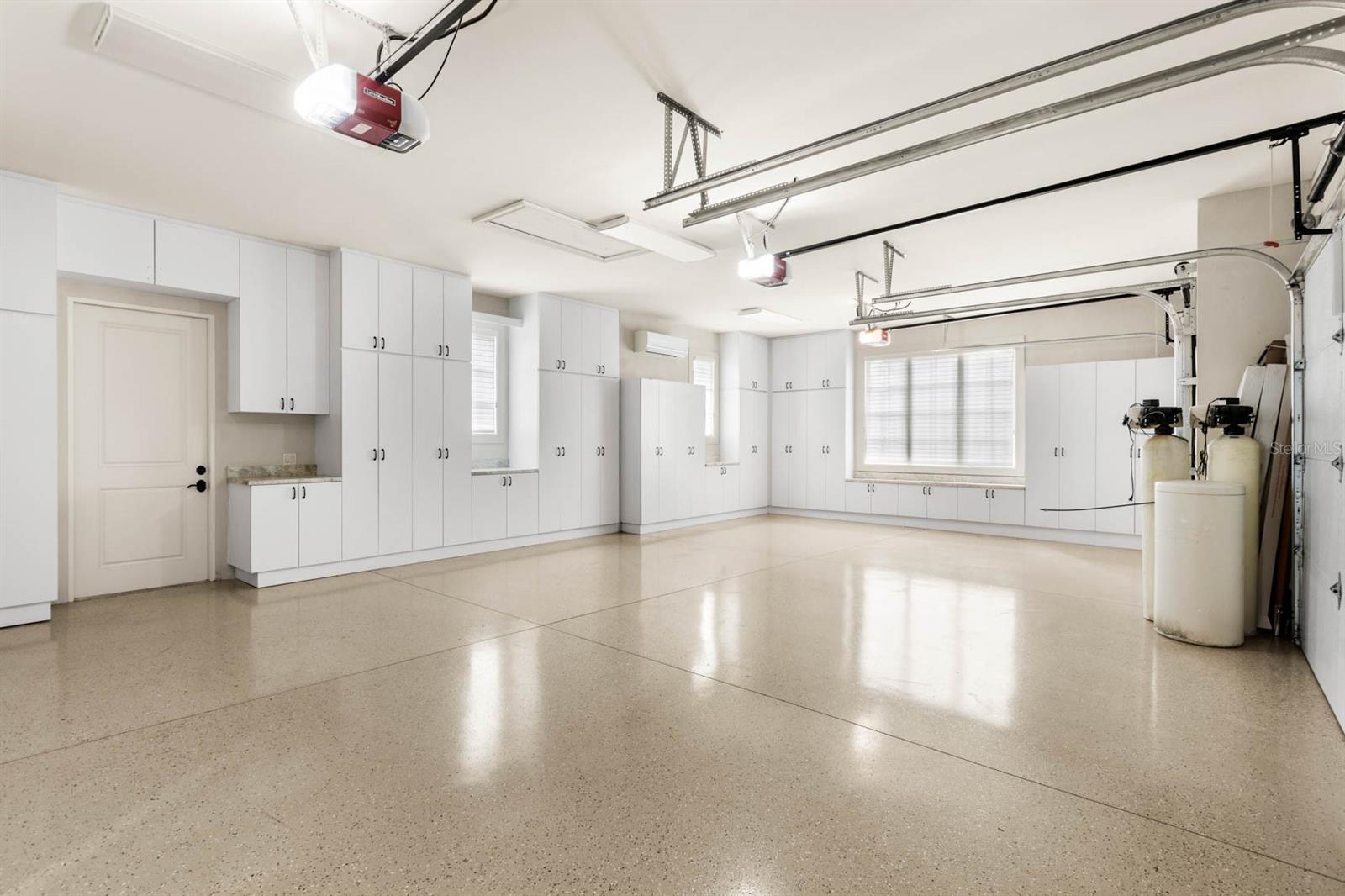 GOLDEN OAK - Residential