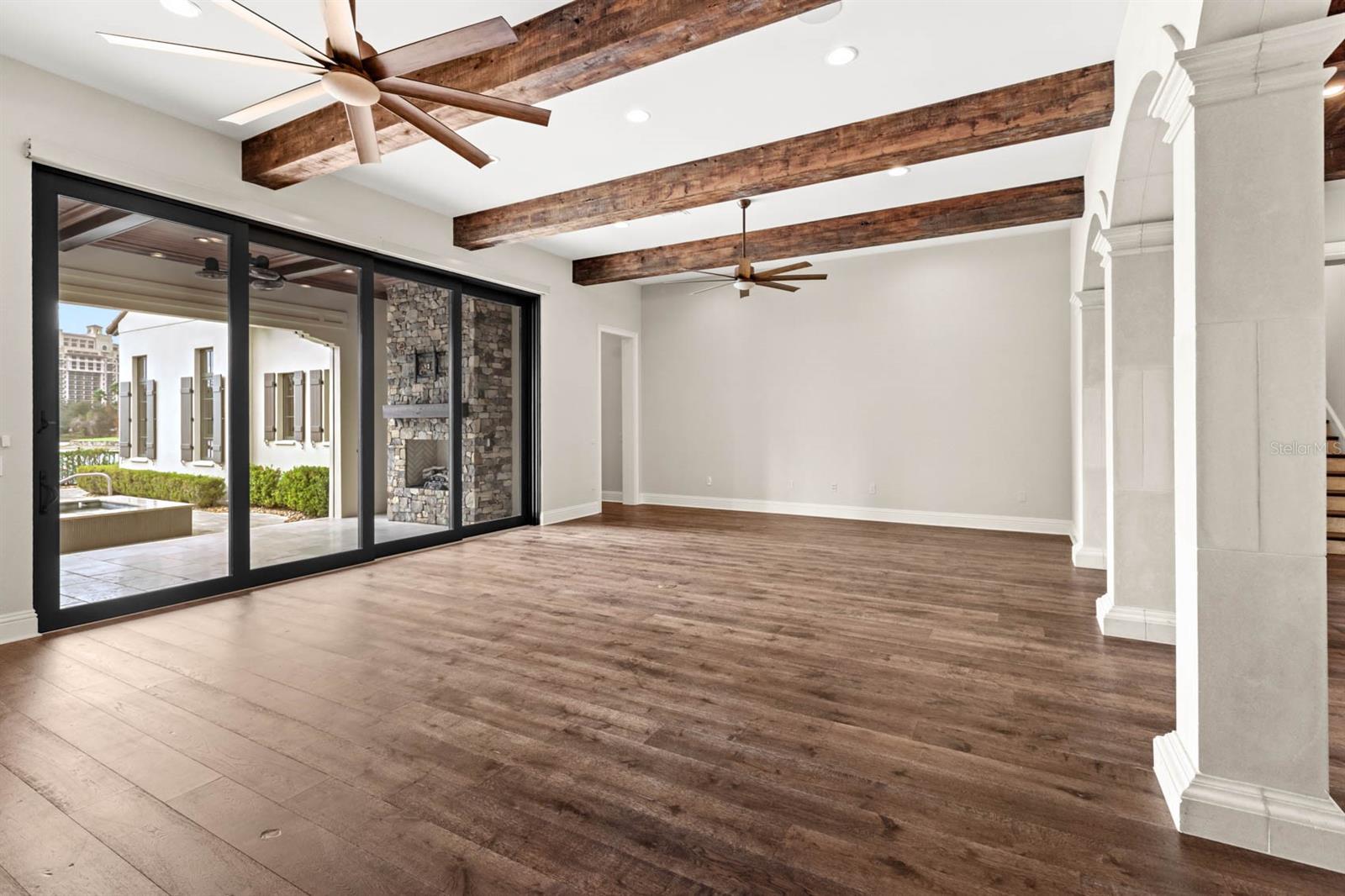 GOLDEN OAK - Residential