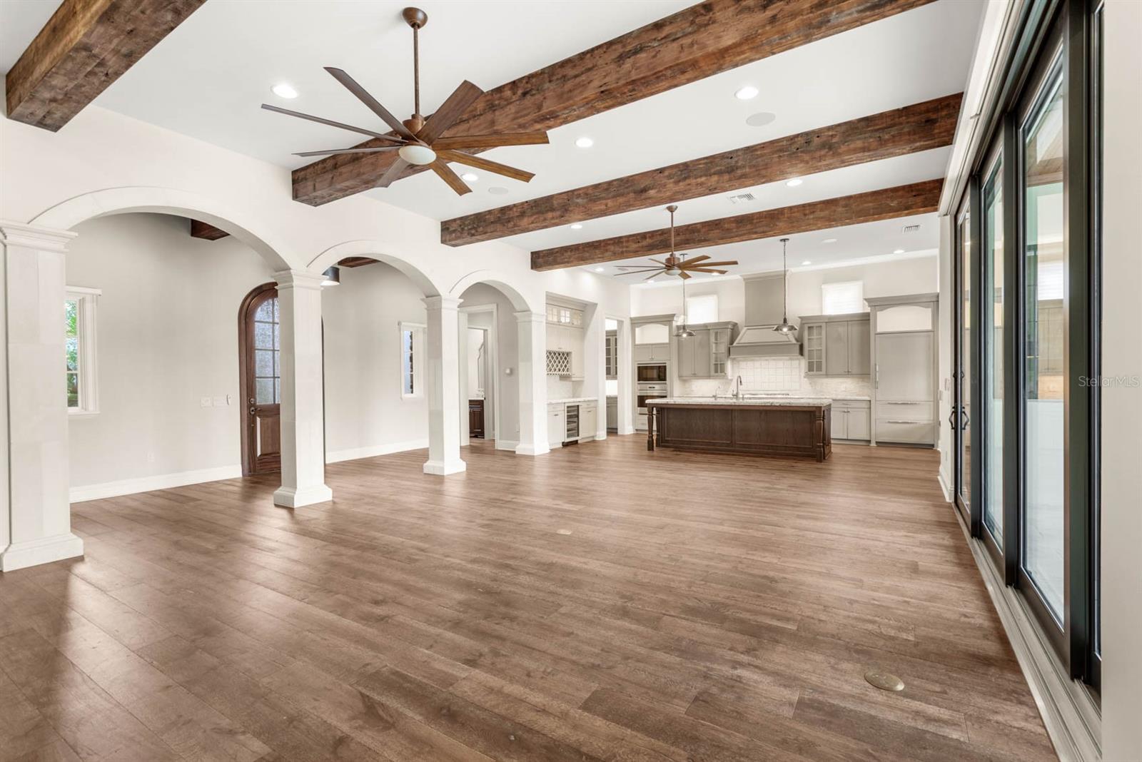 GOLDEN OAK - Residential