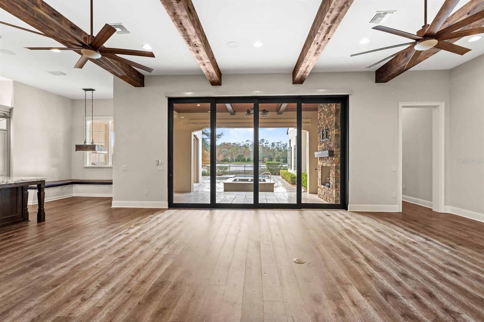 GOLDEN OAK - Residential