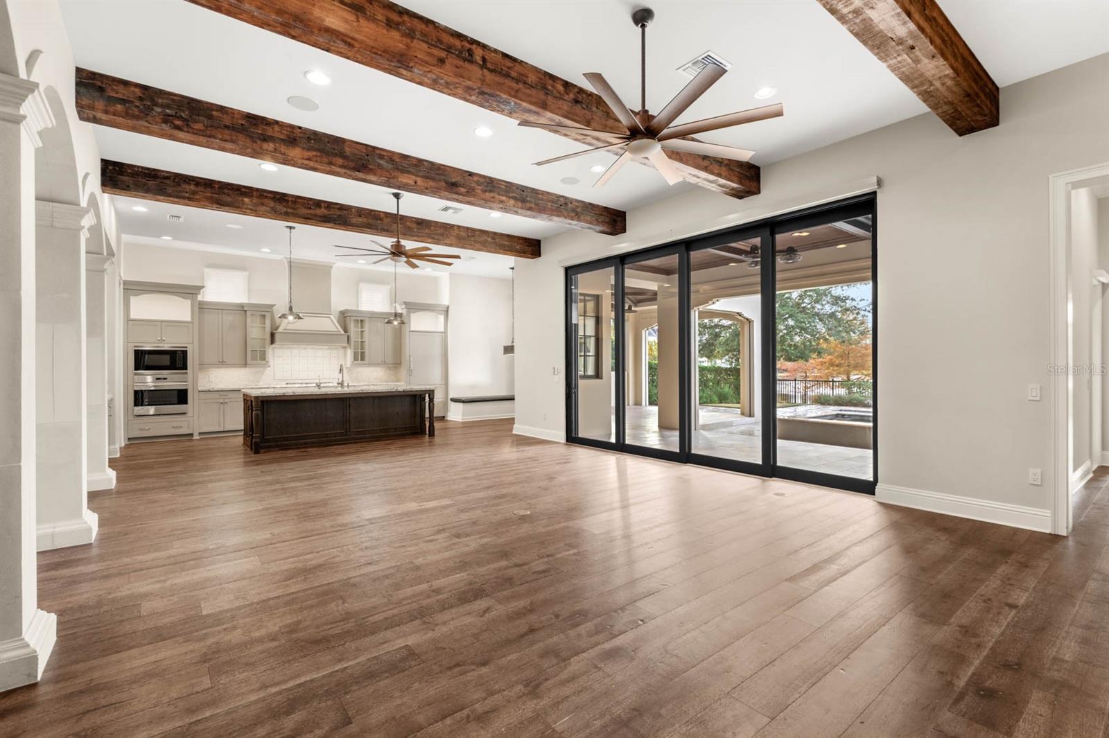 GOLDEN OAK - Residential