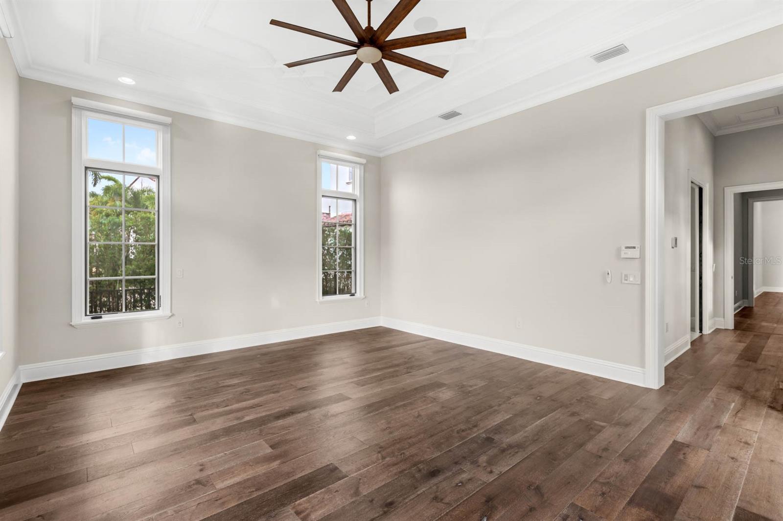 GOLDEN OAK - Residential