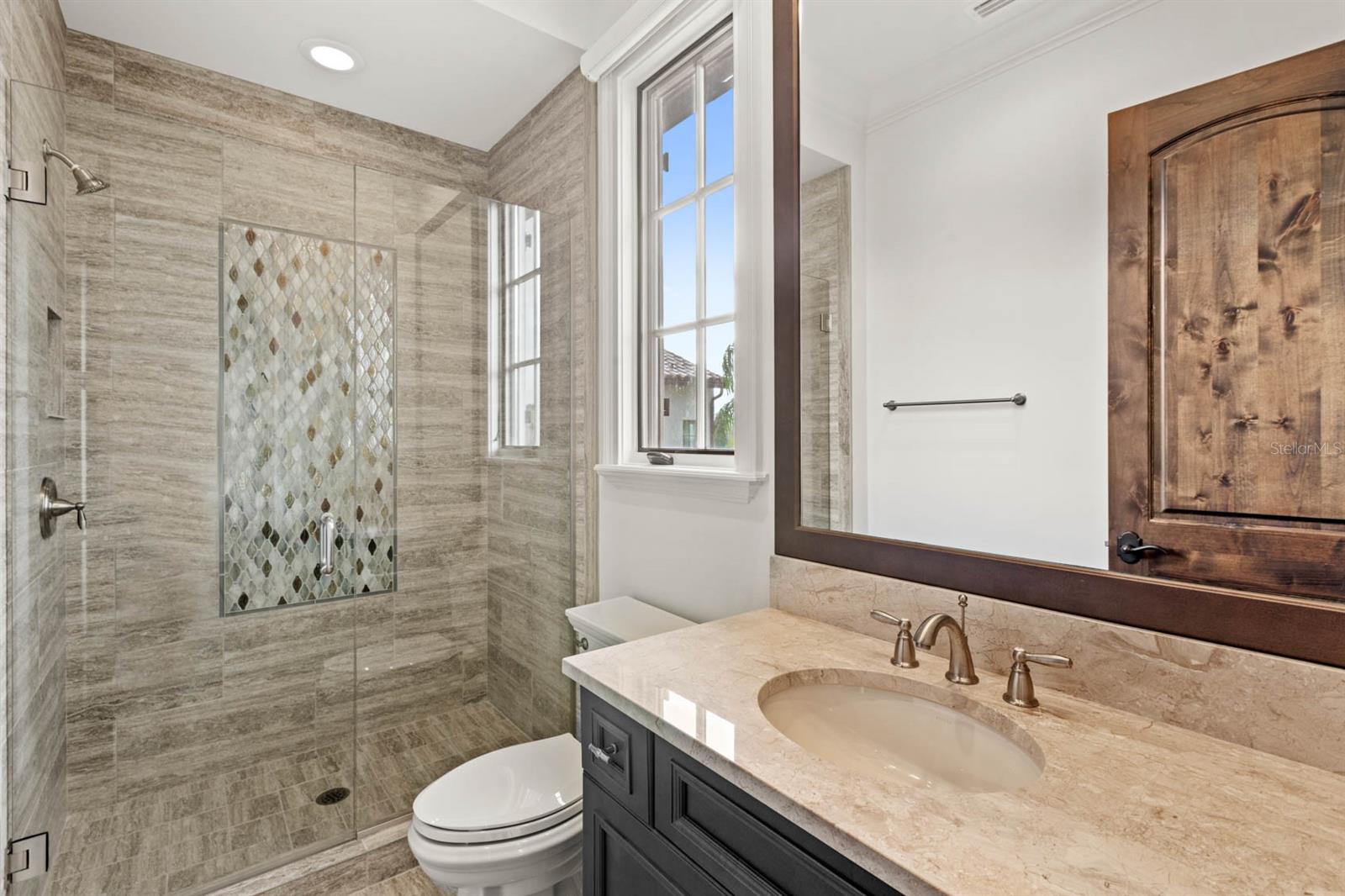 GOLDEN OAK - Residential