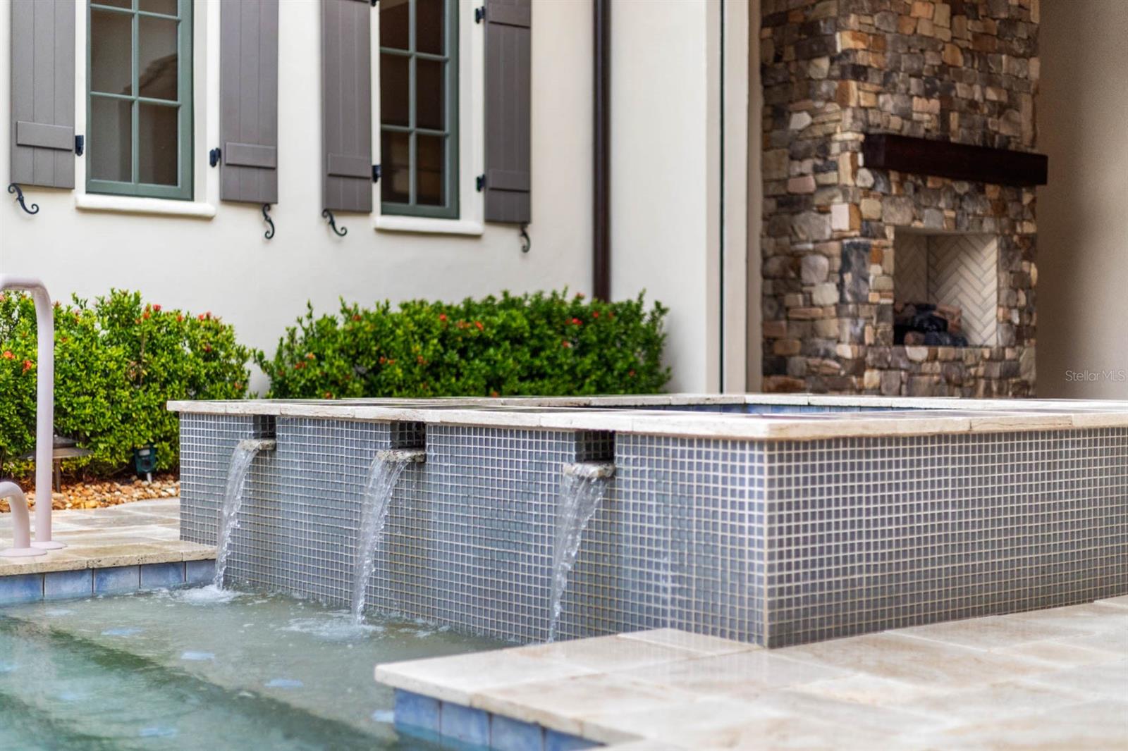 GOLDEN OAK - Residential