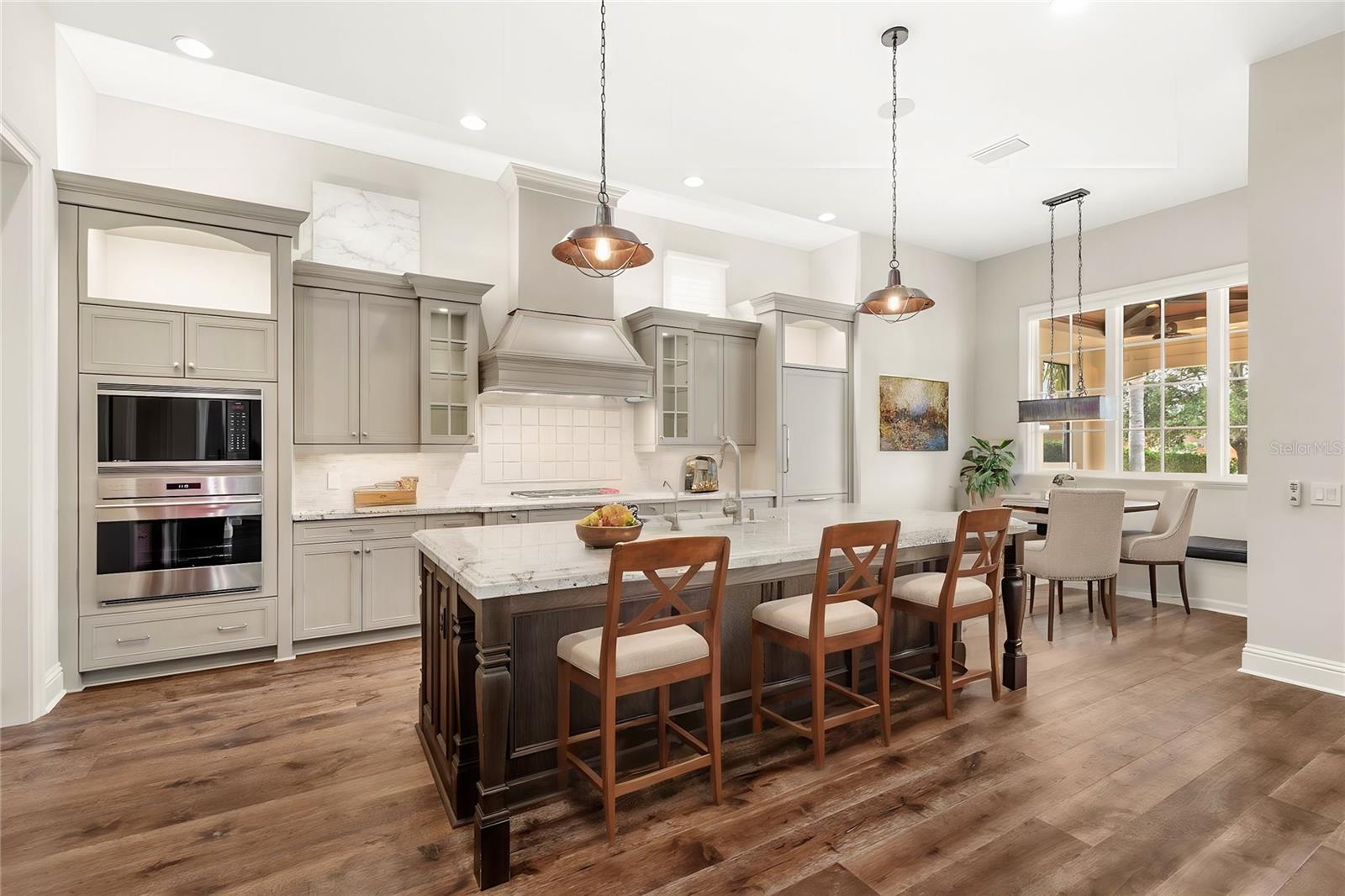 GOLDEN OAK - Residential