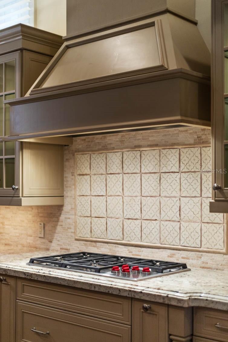 GOLDEN OAK - Residential