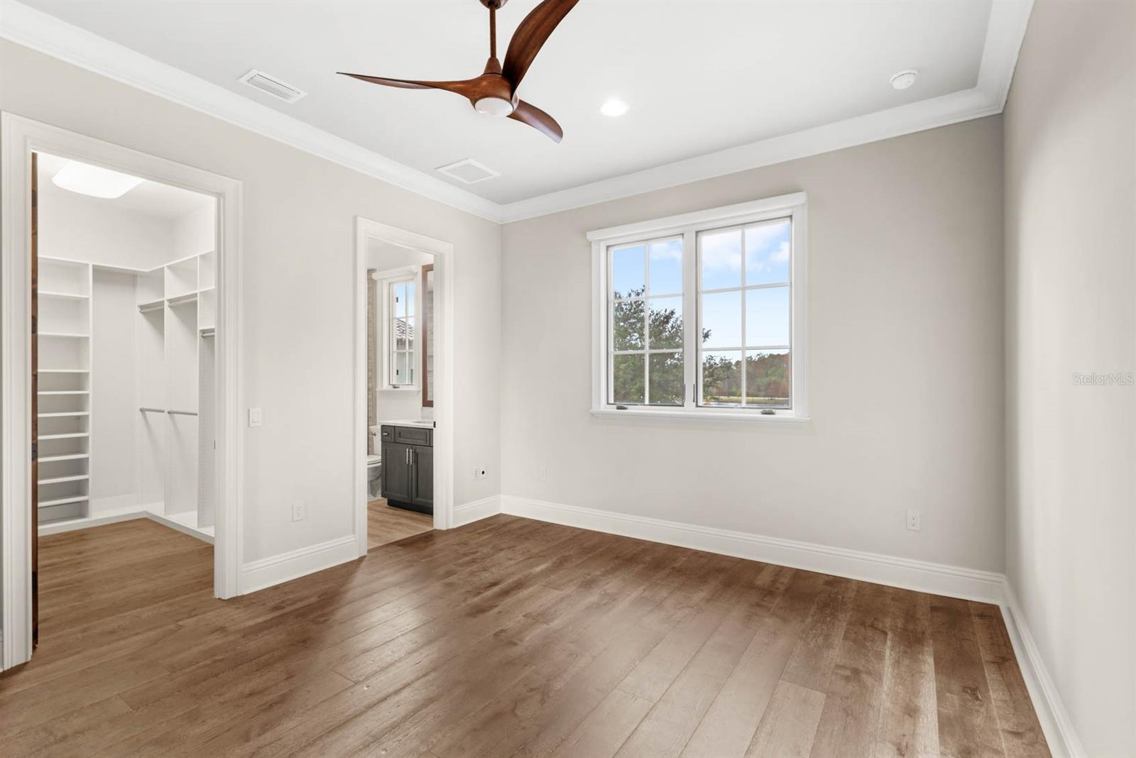 GOLDEN OAK - Residential