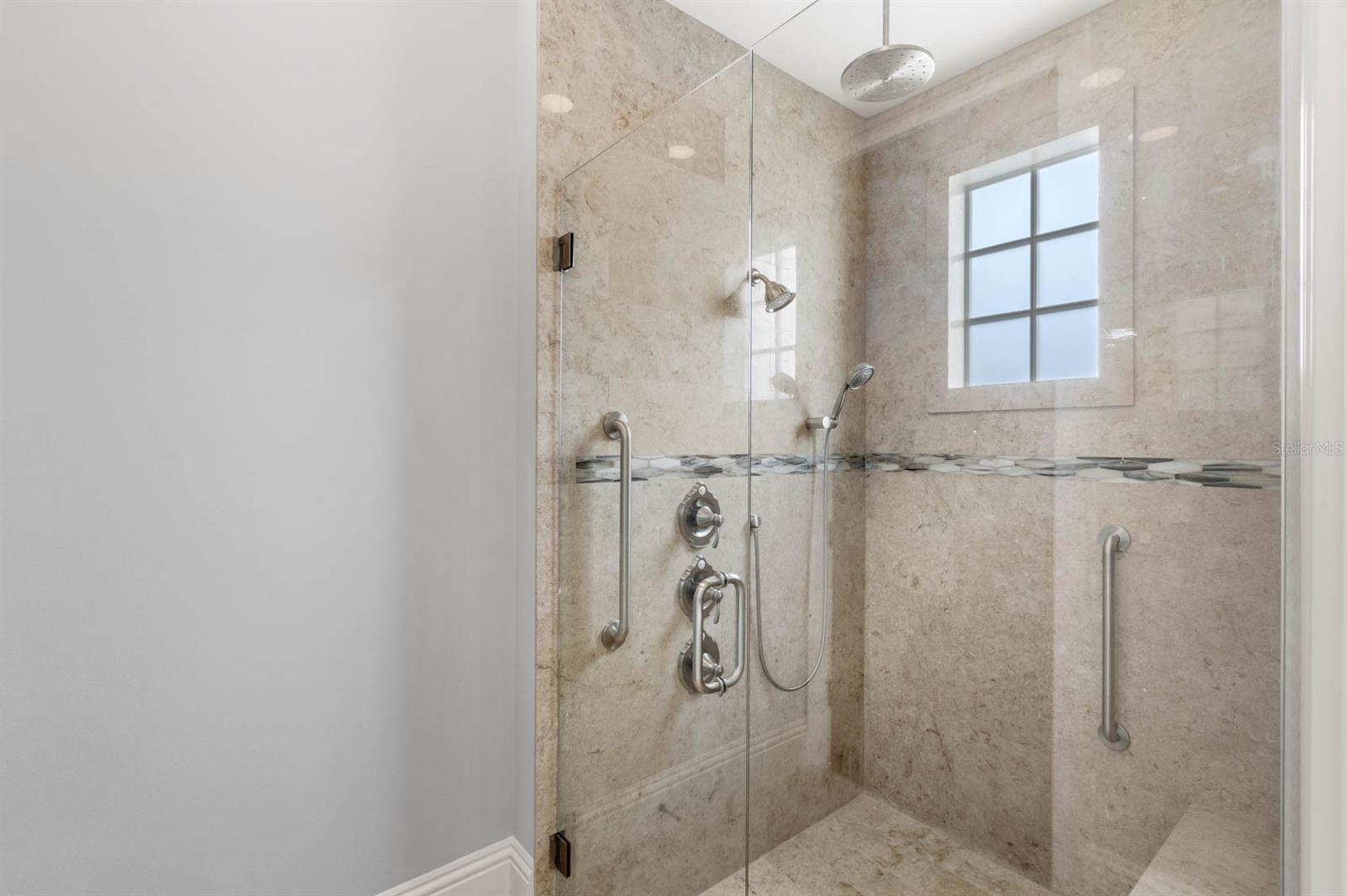 GOLDEN OAK - Residential