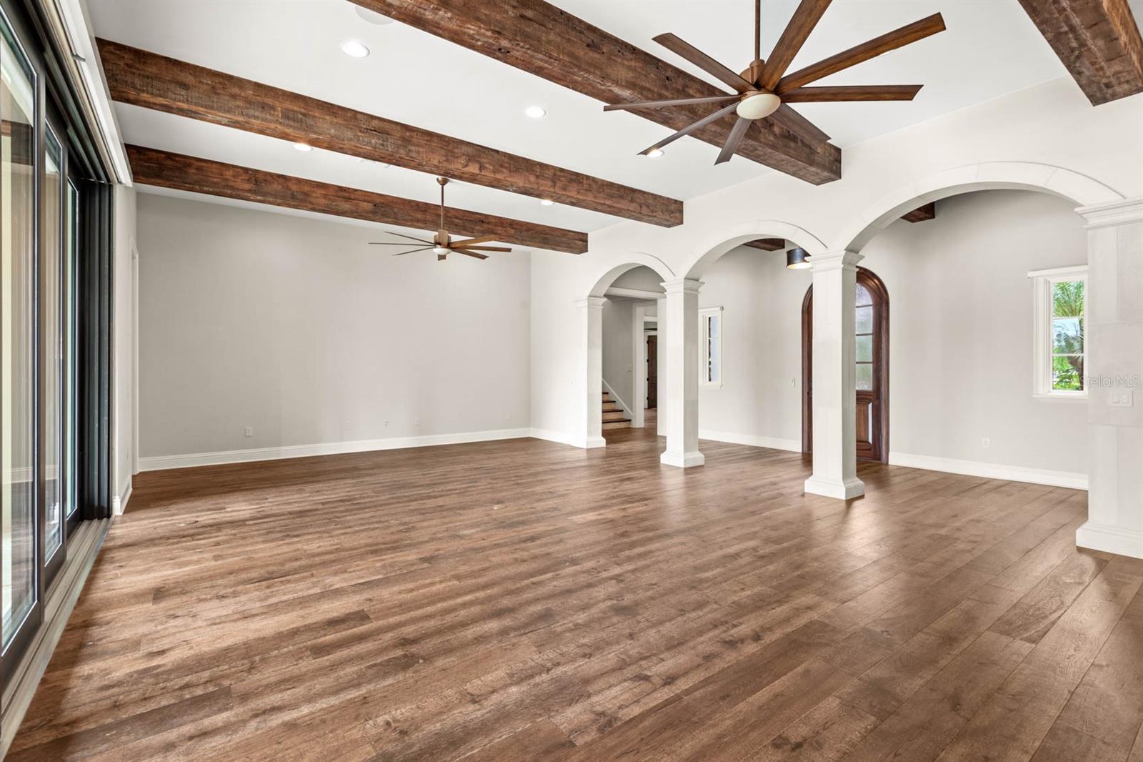 GOLDEN OAK - Residential