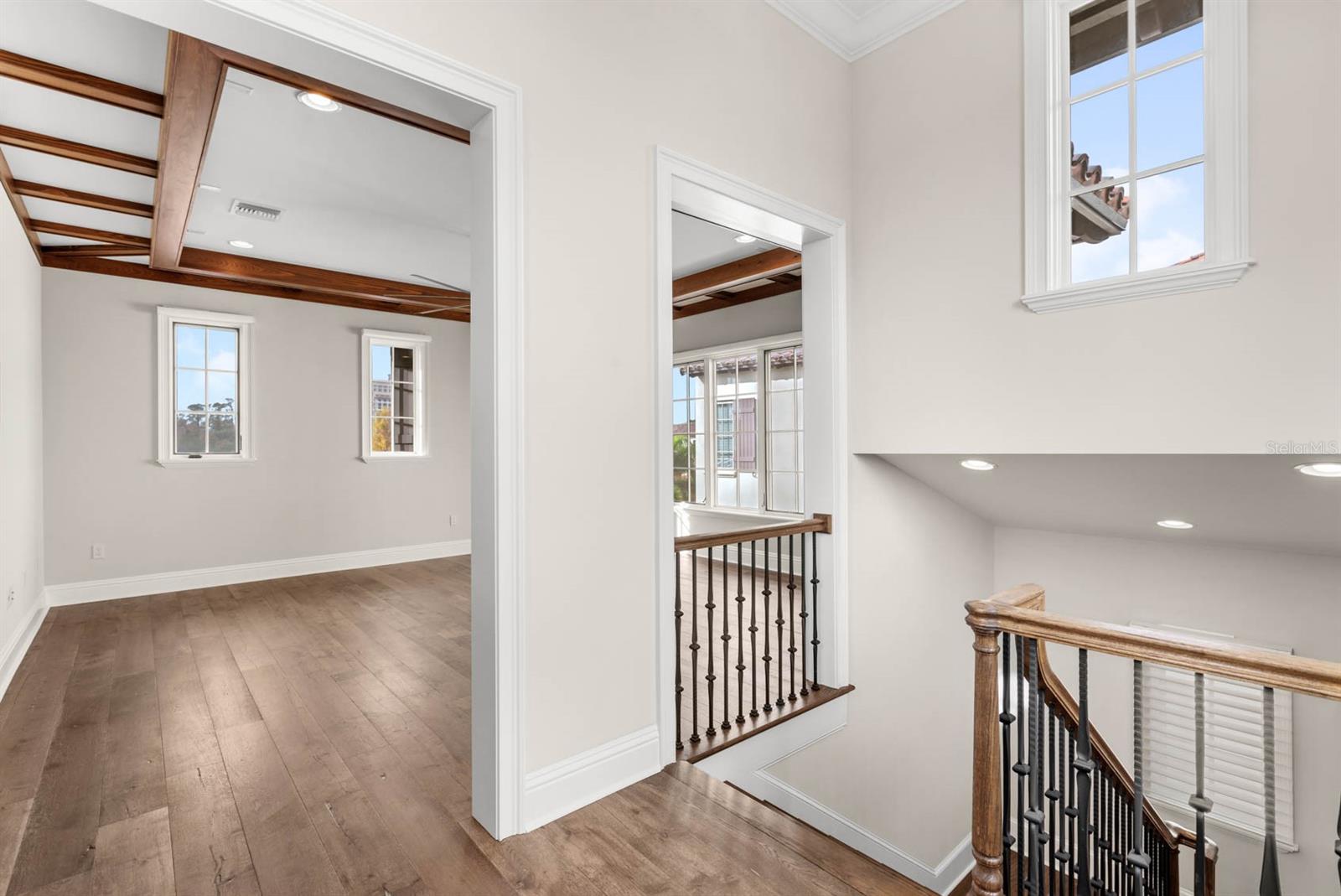 GOLDEN OAK - Residential