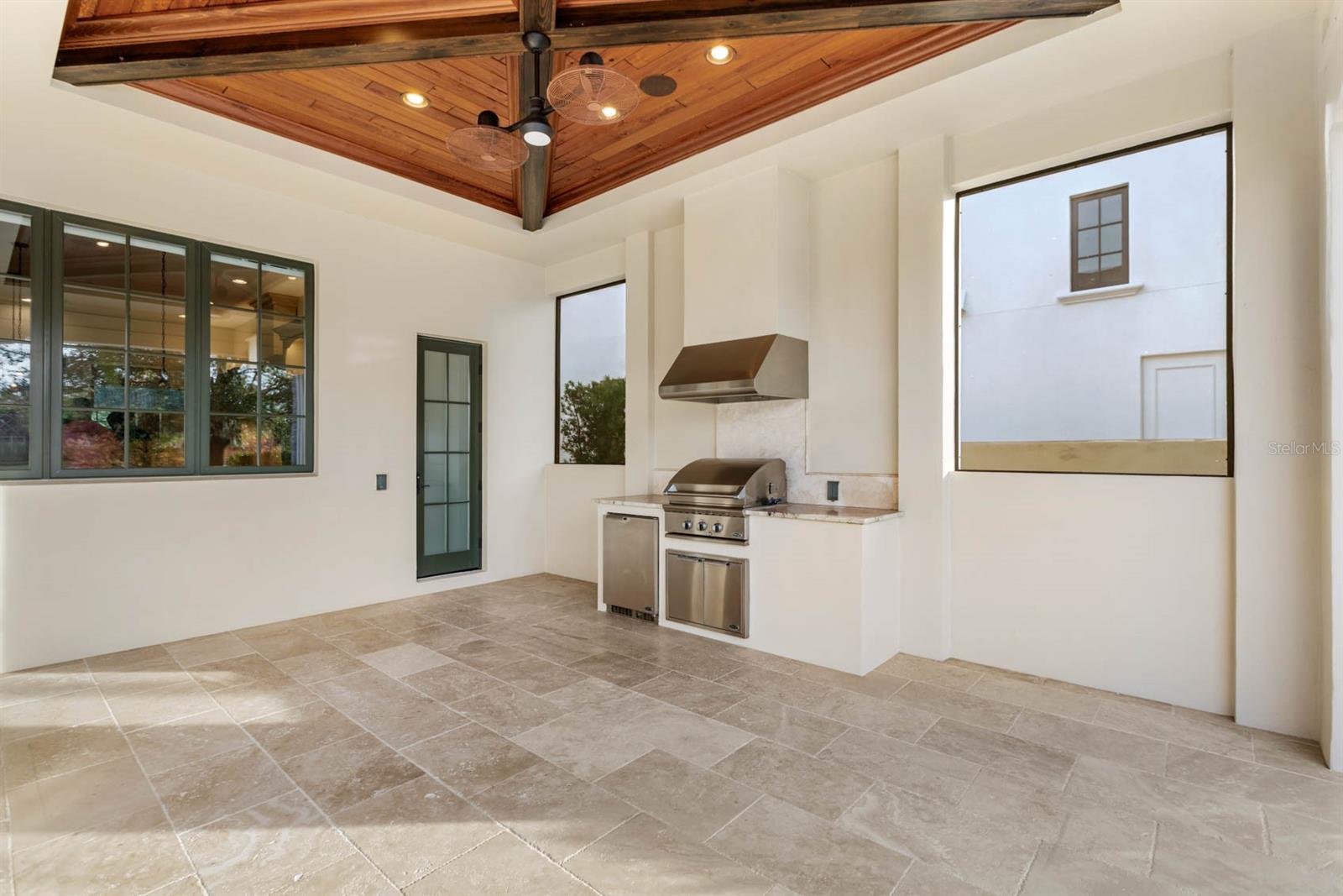 GOLDEN OAK - Residential