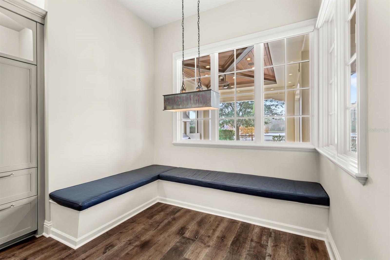 GOLDEN OAK - Residential