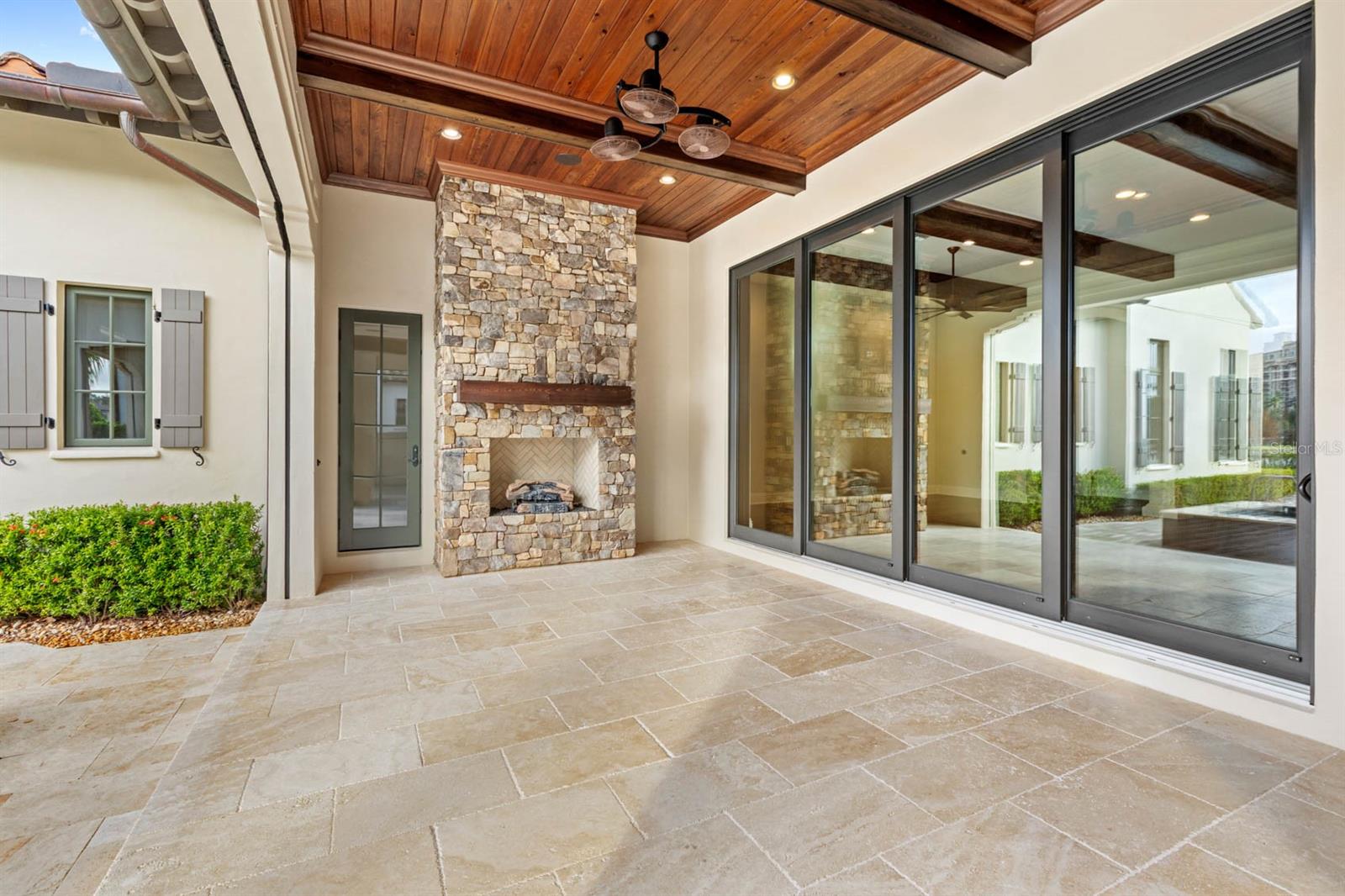 GOLDEN OAK - Residential