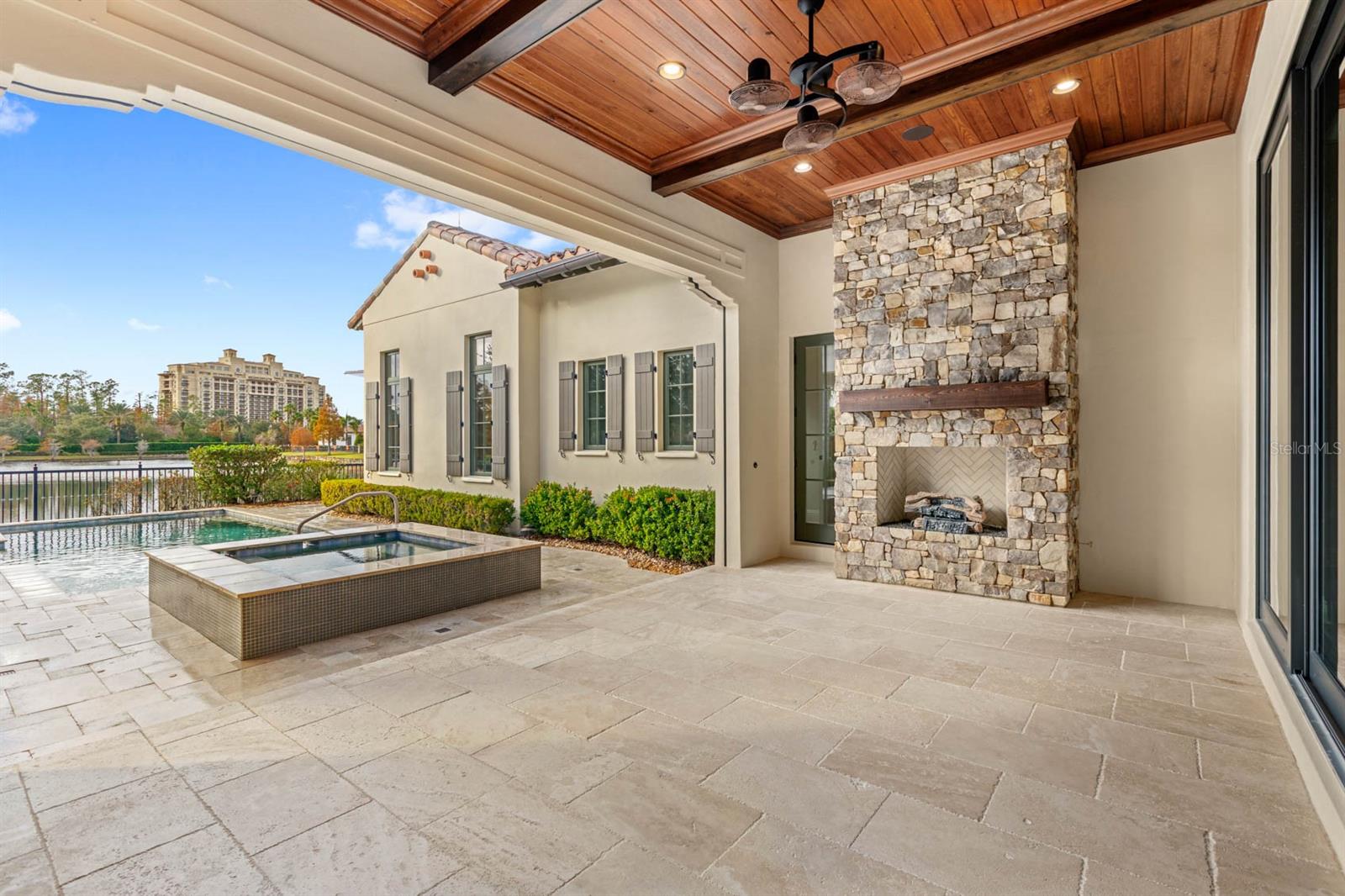 GOLDEN OAK - Residential