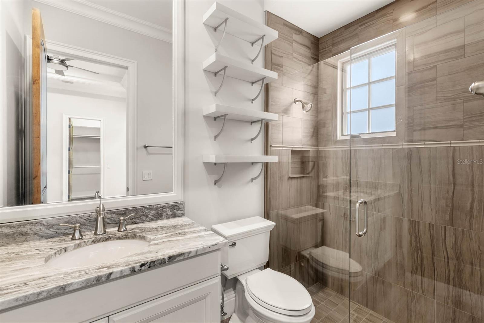 GOLDEN OAK - Residential