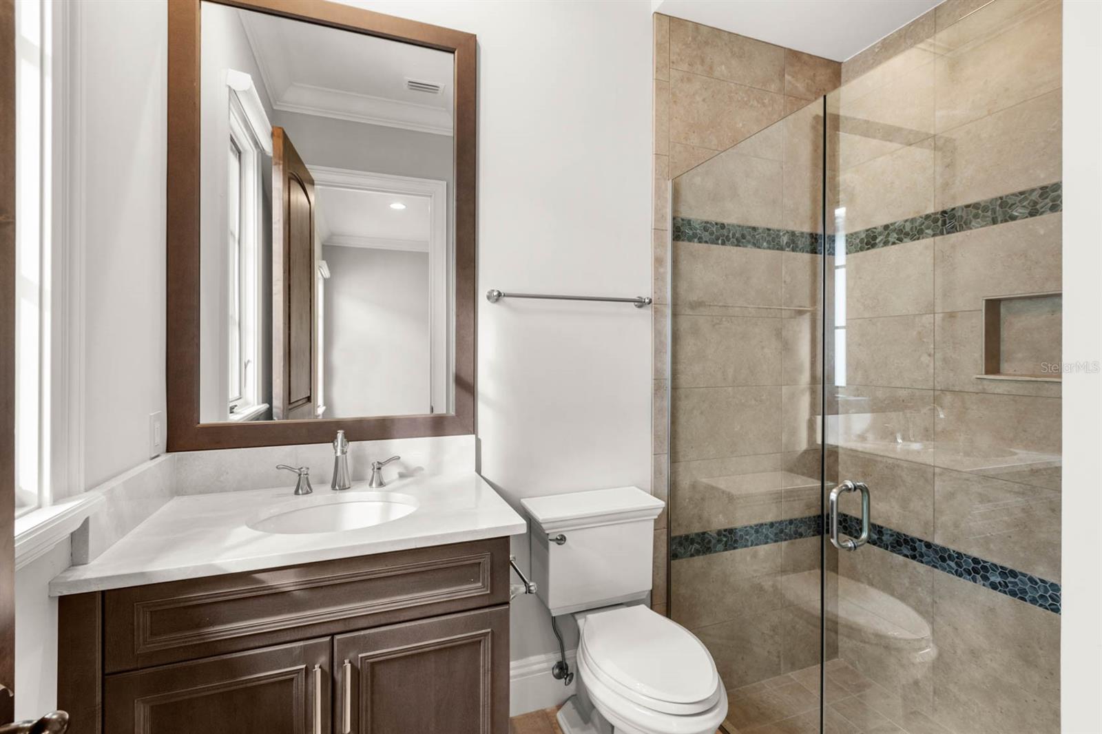 GOLDEN OAK - Residential