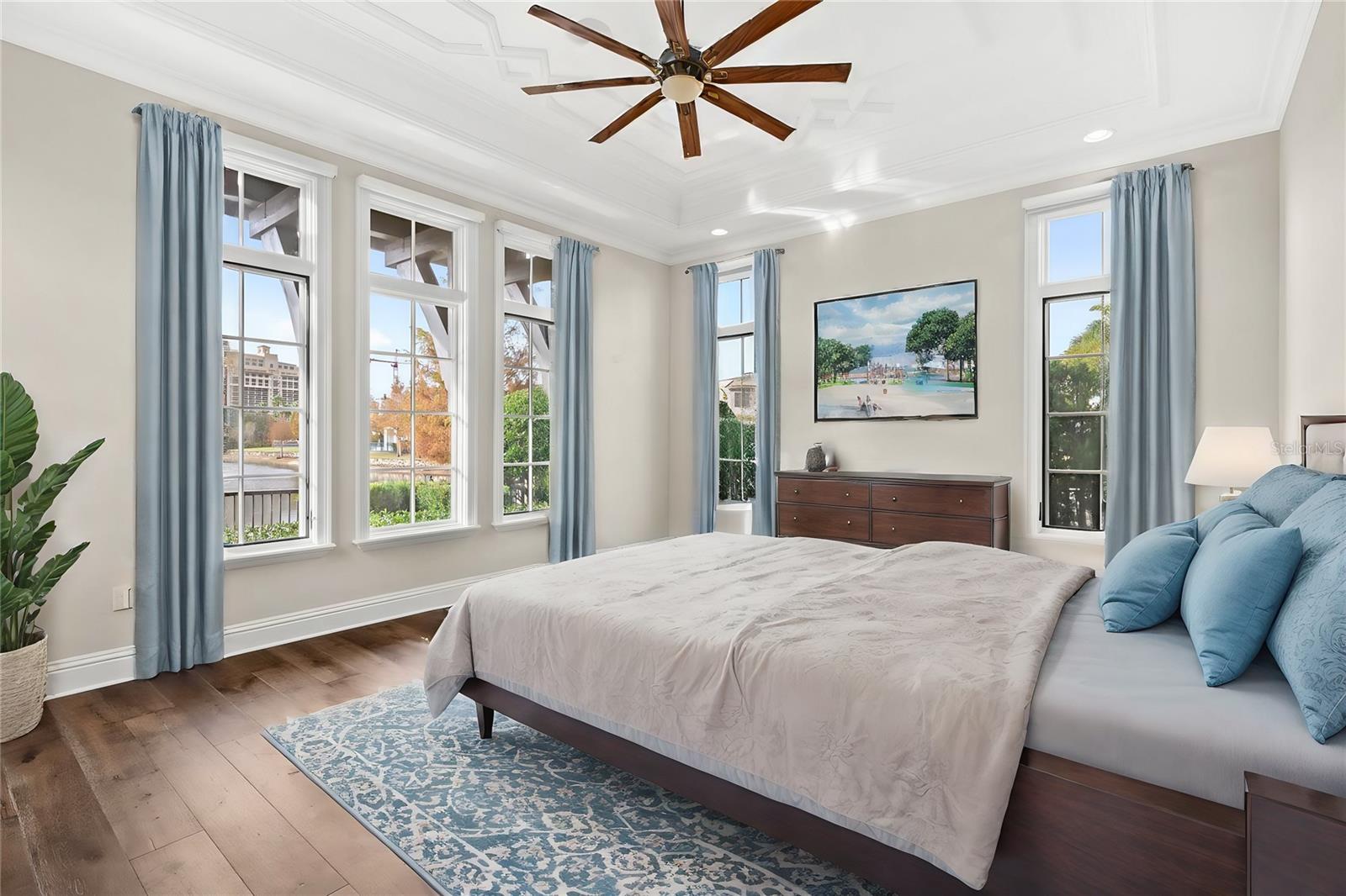 GOLDEN OAK - Residential