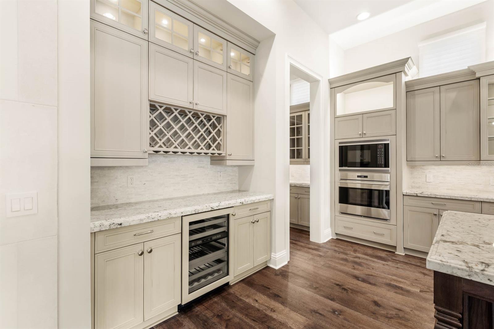 GOLDEN OAK - Residential