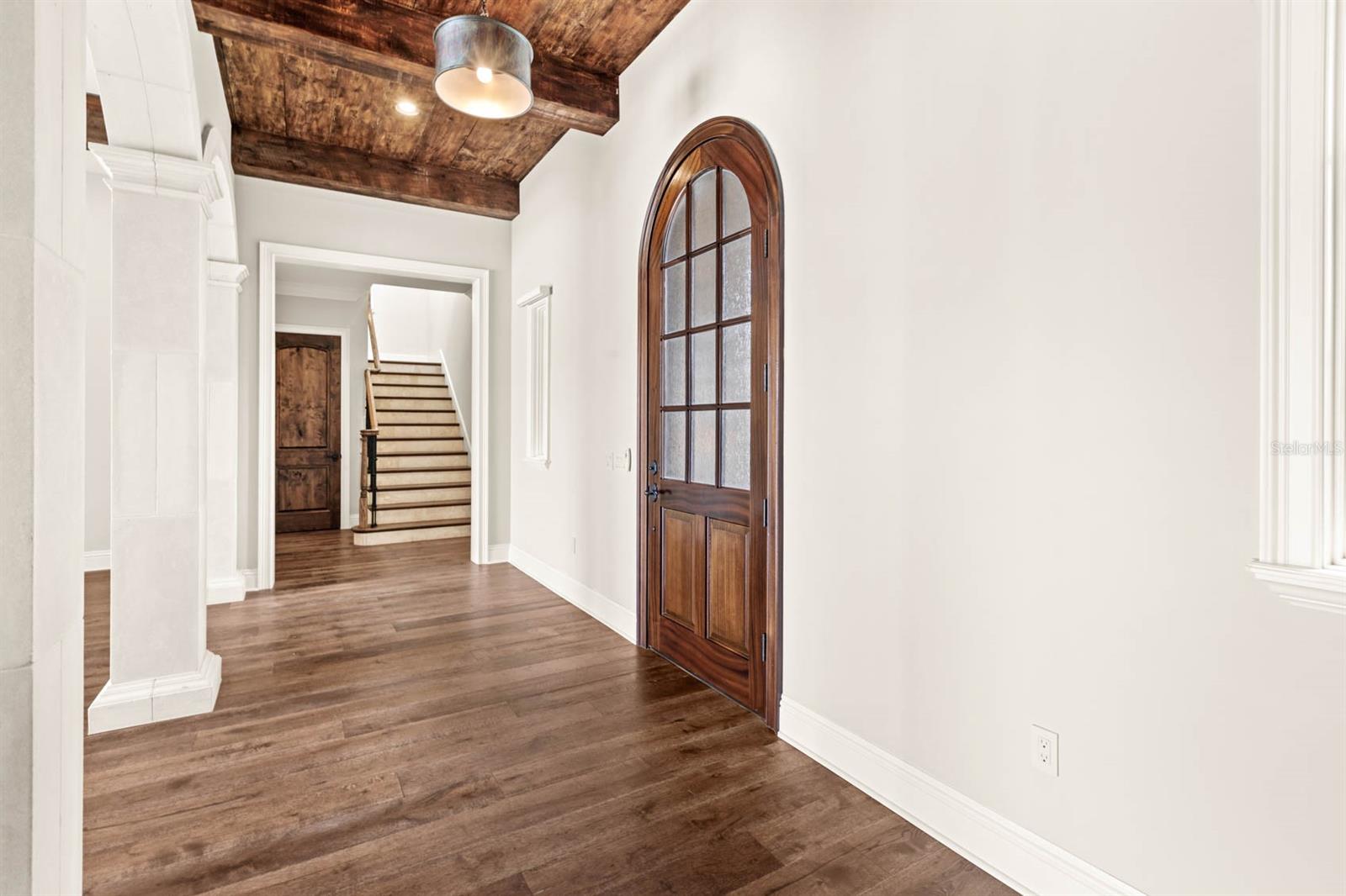 GOLDEN OAK - Residential