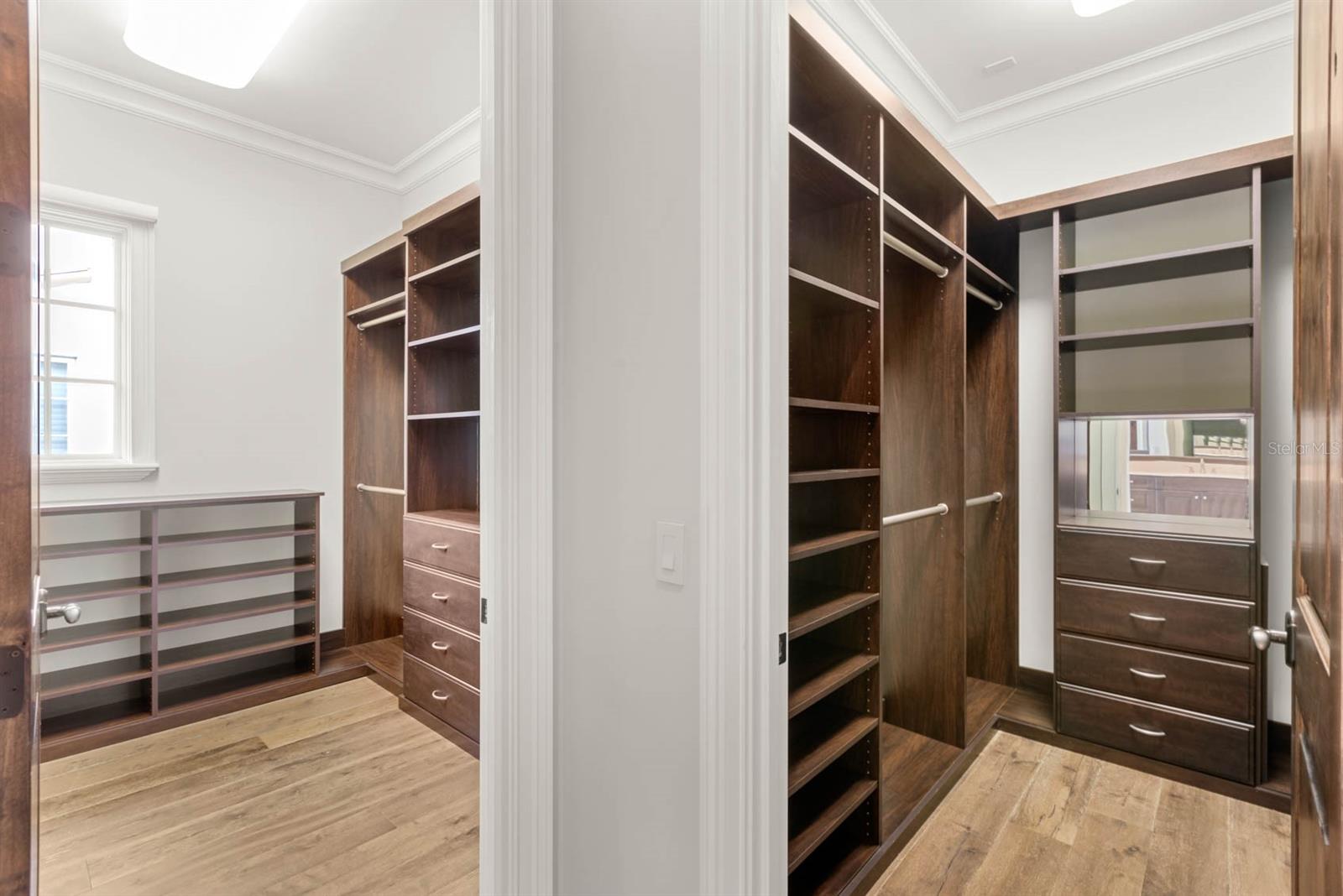 GOLDEN OAK - Residential