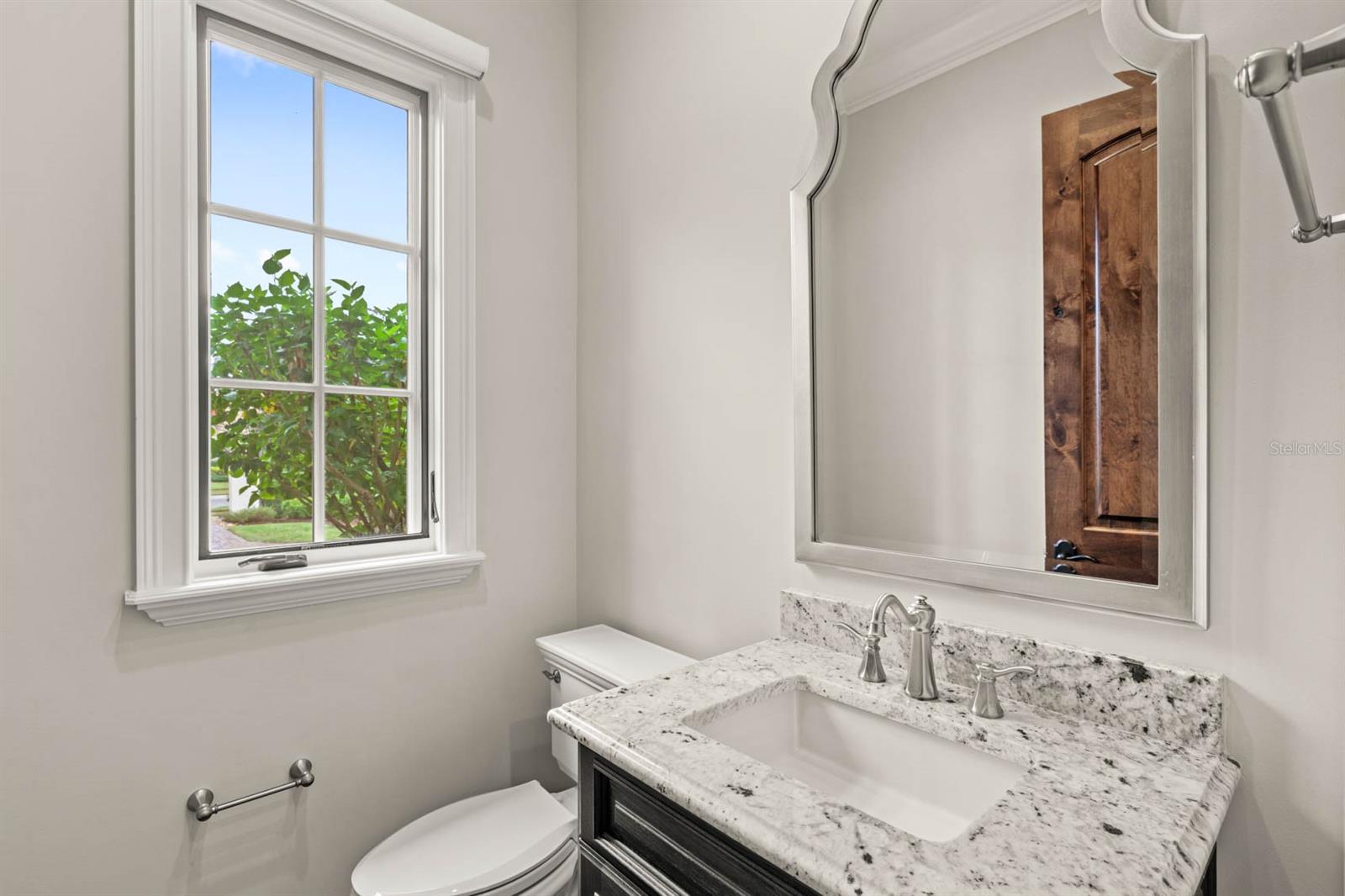 GOLDEN OAK - Residential