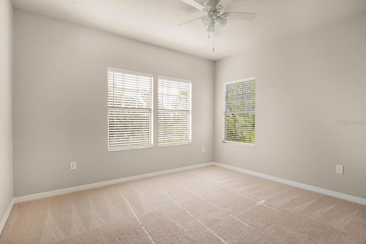 FISHHAWK RANCH TOWNCENTER PHAS - Residential Lease