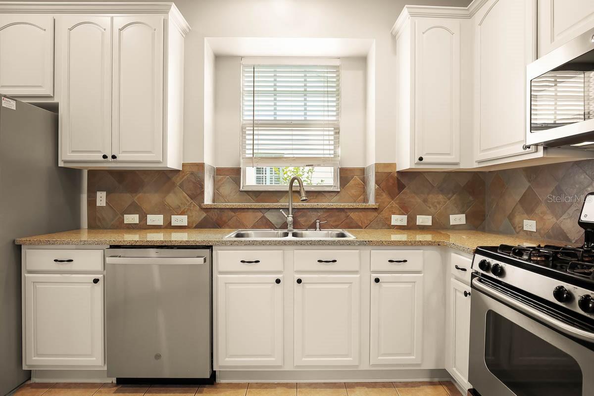 FISHHAWK RANCH TOWNCENTER PHAS - Residential Lease