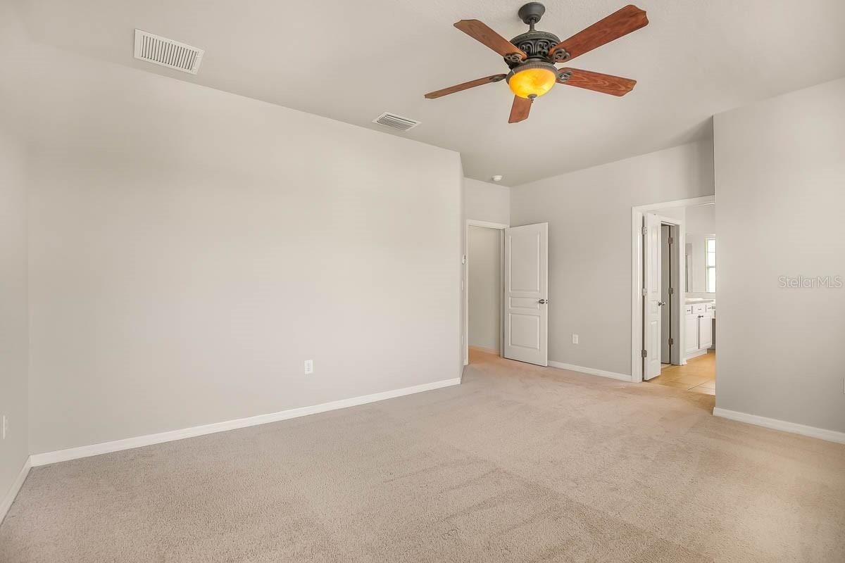 FISHHAWK RANCH TOWNCENTER PHAS - Residential Lease
