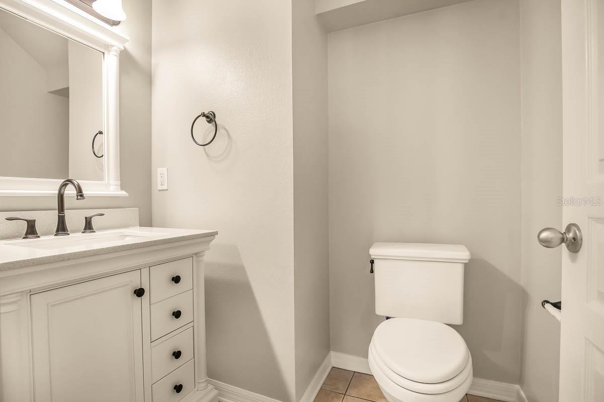 FISHHAWK RANCH TOWNCENTER PHAS - Residential Lease