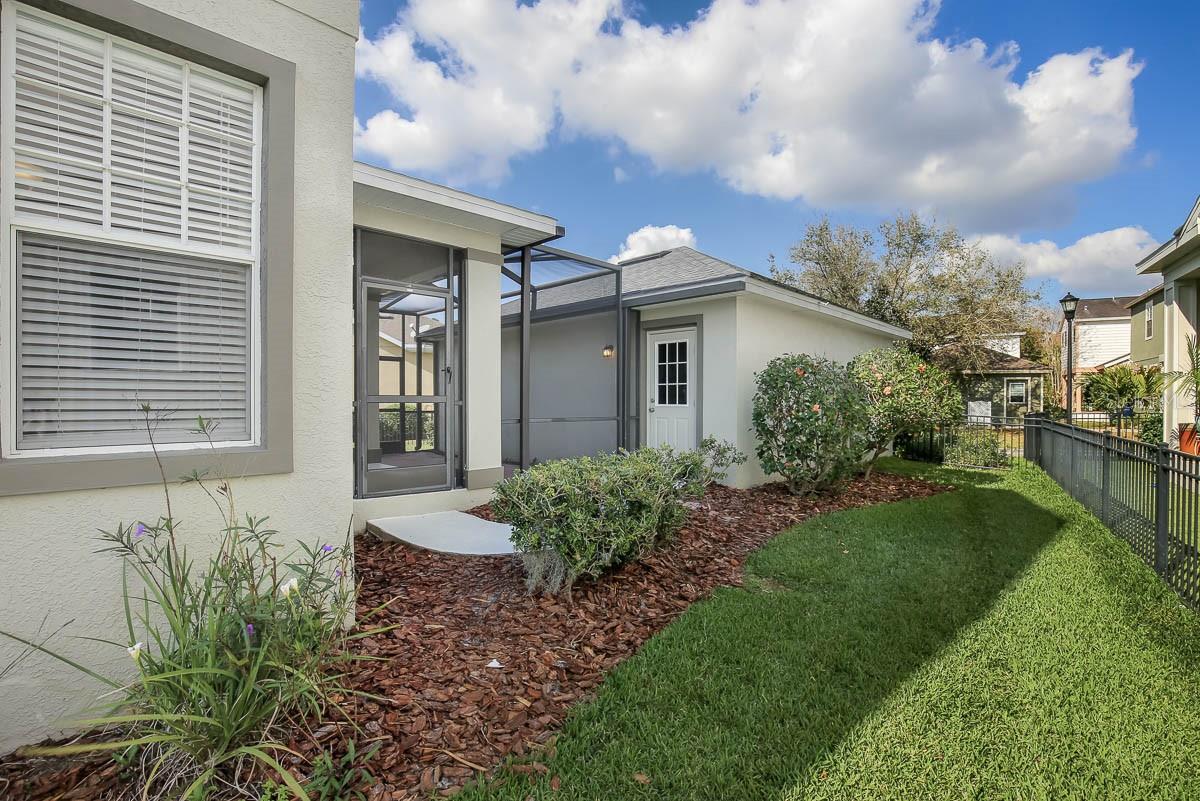 FISHHAWK RANCH TOWNCENTER PHAS - Residential Lease