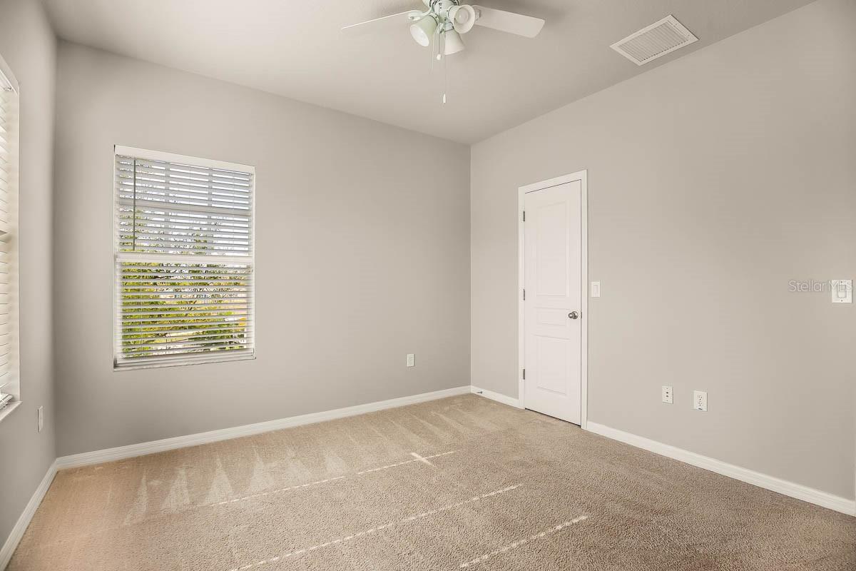 FISHHAWK RANCH TOWNCENTER PHAS - Residential Lease