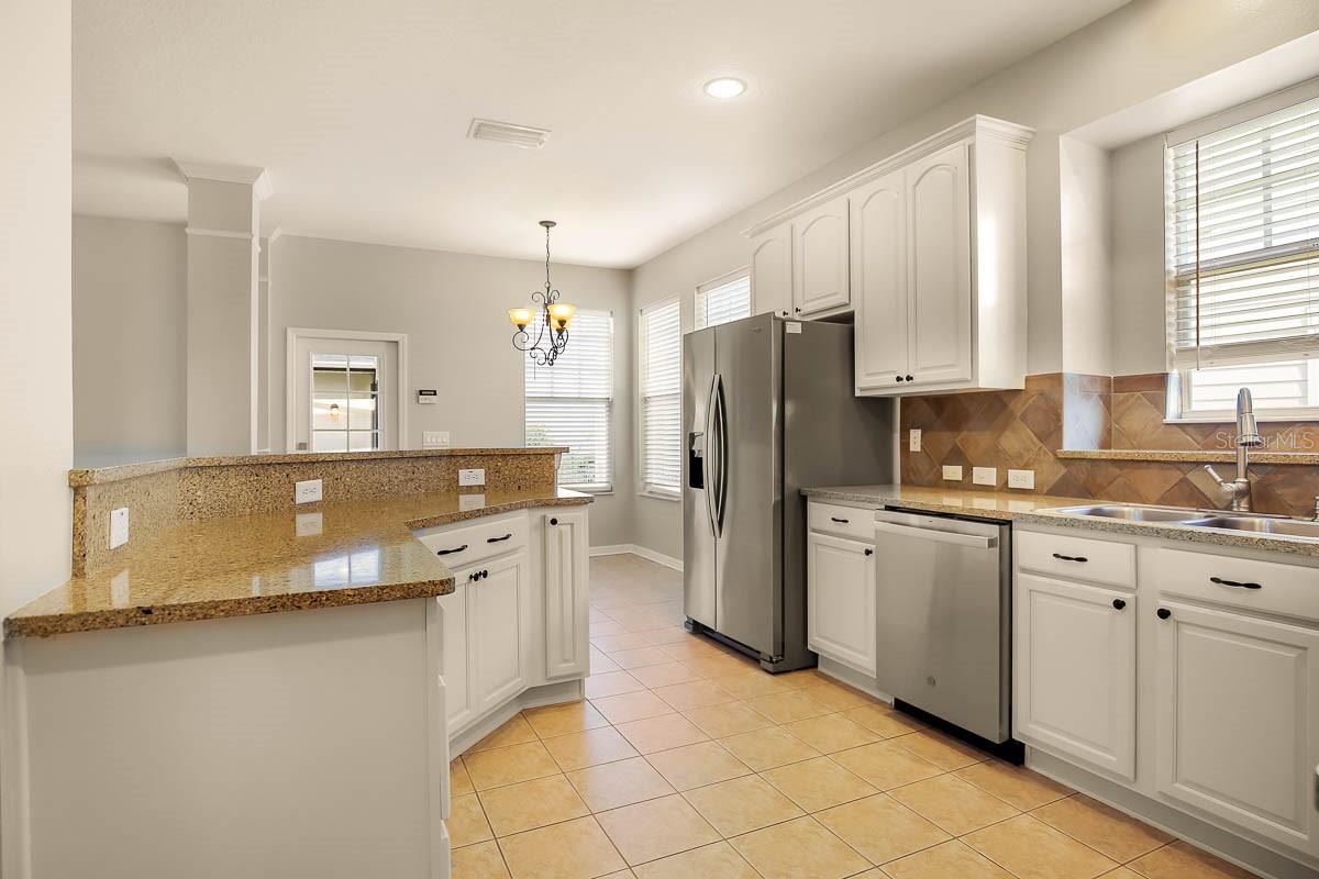 FISHHAWK RANCH TOWNCENTER PHAS - Residential Lease