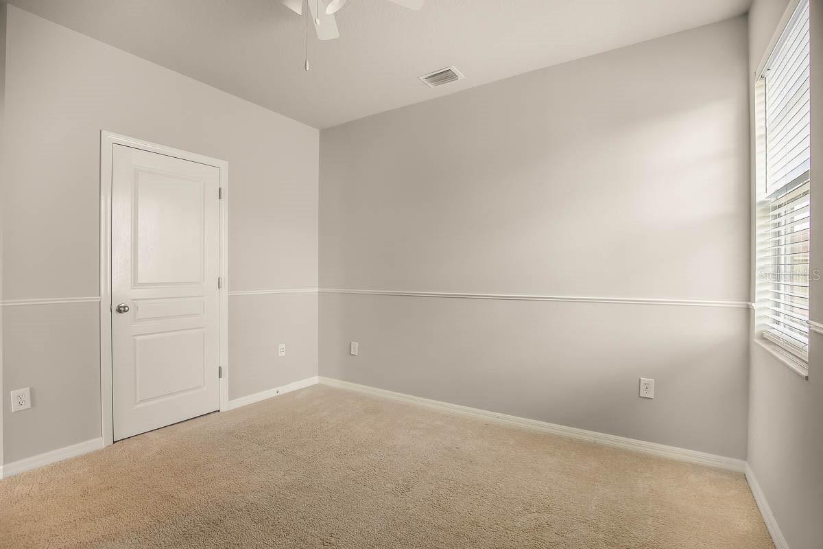 FISHHAWK RANCH TOWNCENTER PHAS - Residential Lease