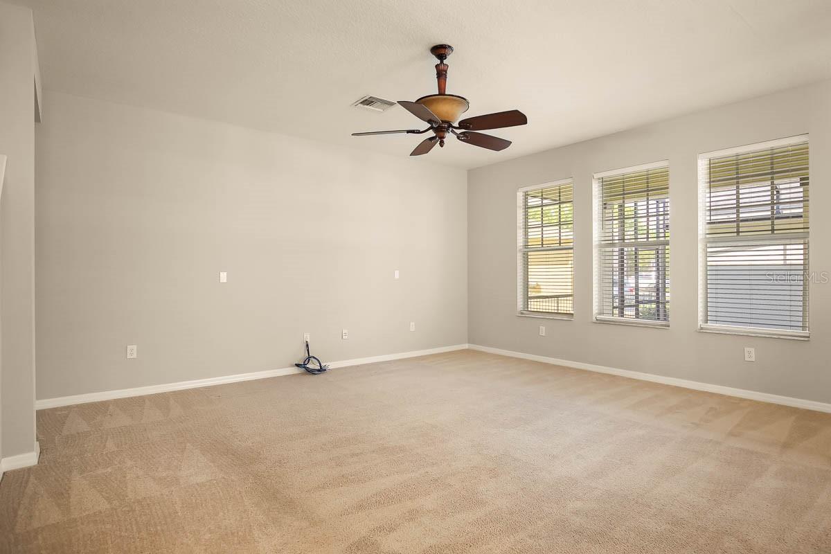 FISHHAWK RANCH TOWNCENTER PHAS - Residential Lease