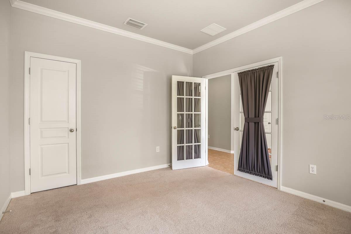 FISHHAWK RANCH TOWNCENTER PHAS - Residential Lease