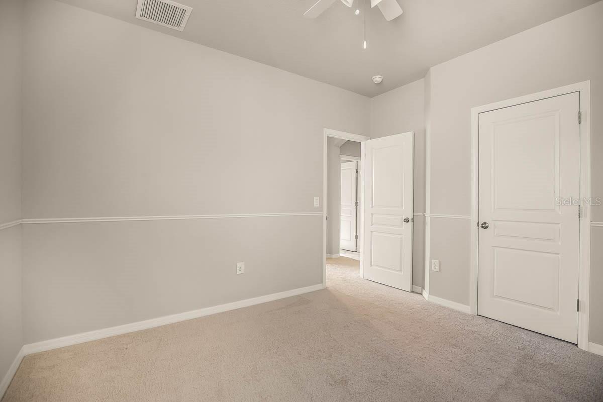 FISHHAWK RANCH TOWNCENTER PHAS - Residential Lease