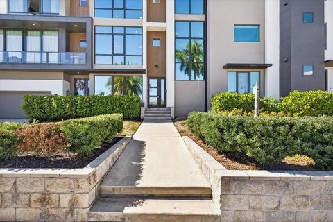 94 W DAVIS BOULEVARD TAMPA FL 33606