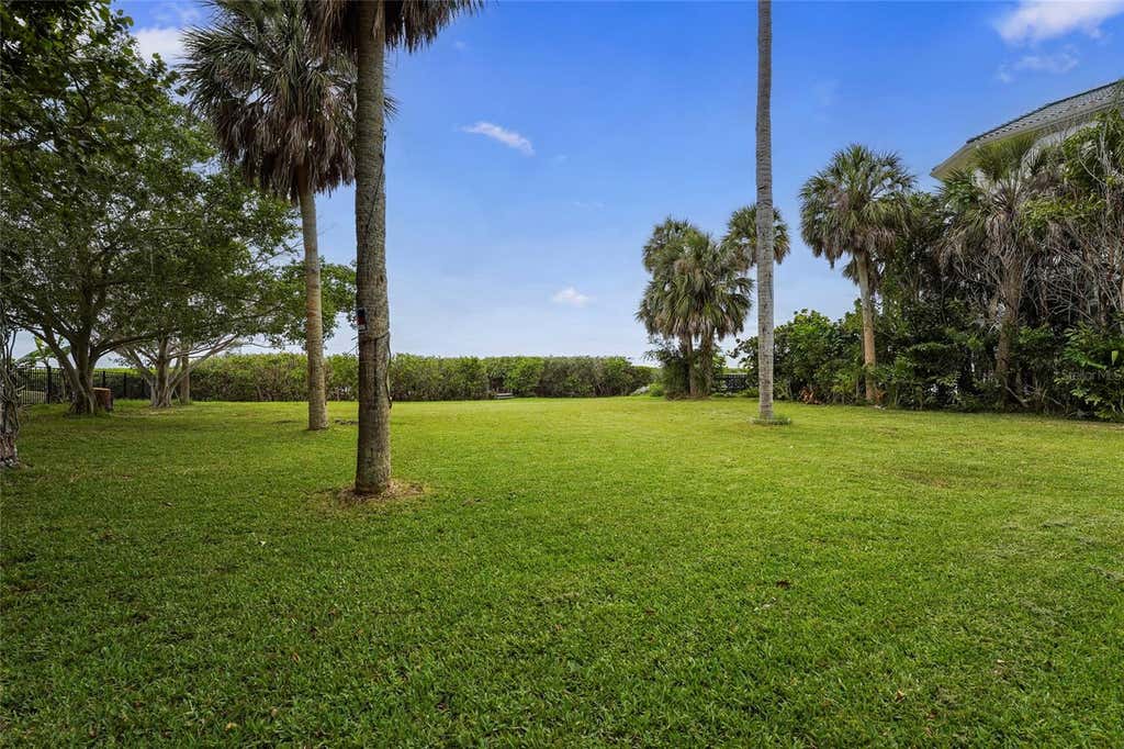 Photo of 7538 Westmoreland Drive, Sarasota, FL 34243 (MLS # A4696134)