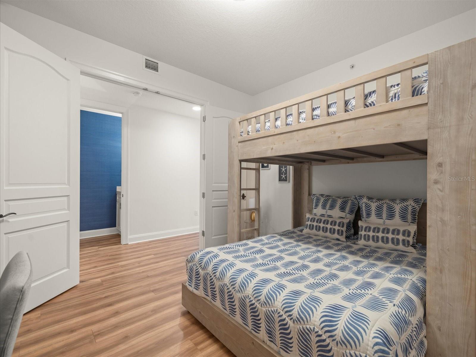 RESIDENCES AT WINDWARD PASSAGE CONDO - Residential Lease