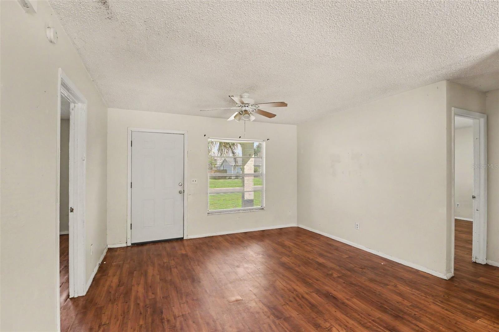 868 ASPENWOOD CIRCLE