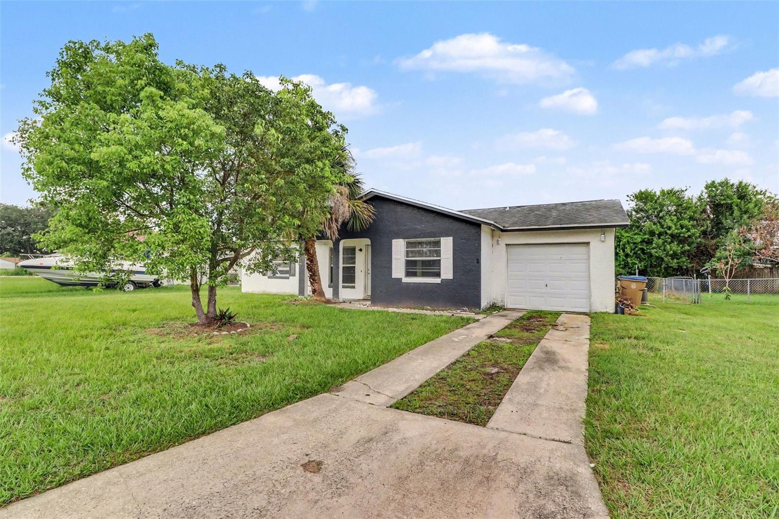 868 ASPENWOOD CIRCLE