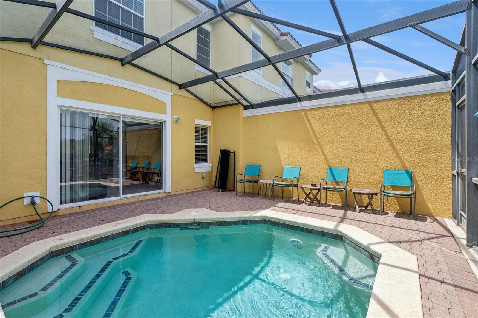 ENCANTADA - Residential