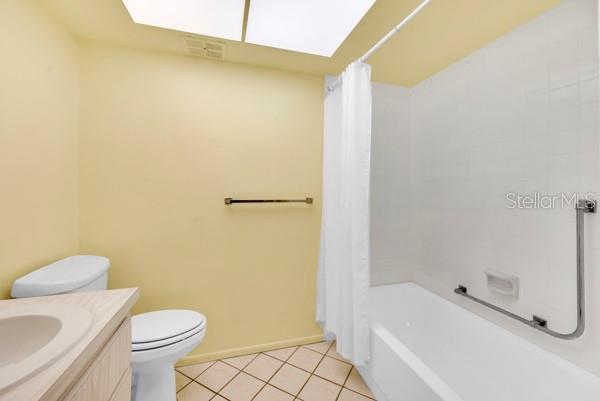 HIGHLAND LAKES VILLA CONDO I - Residential