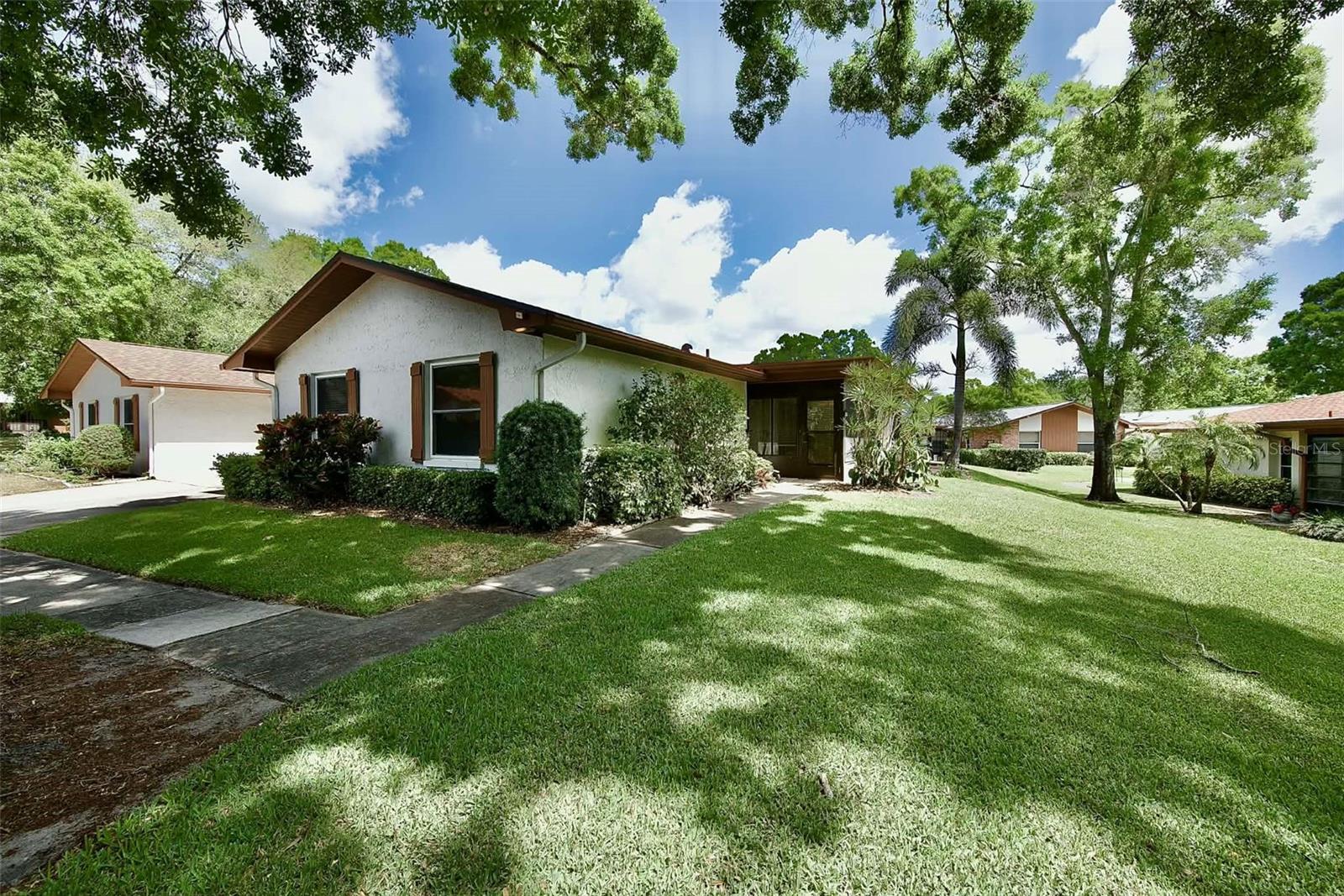 HIGHLAND LAKES VILLA CONDO I - Residential