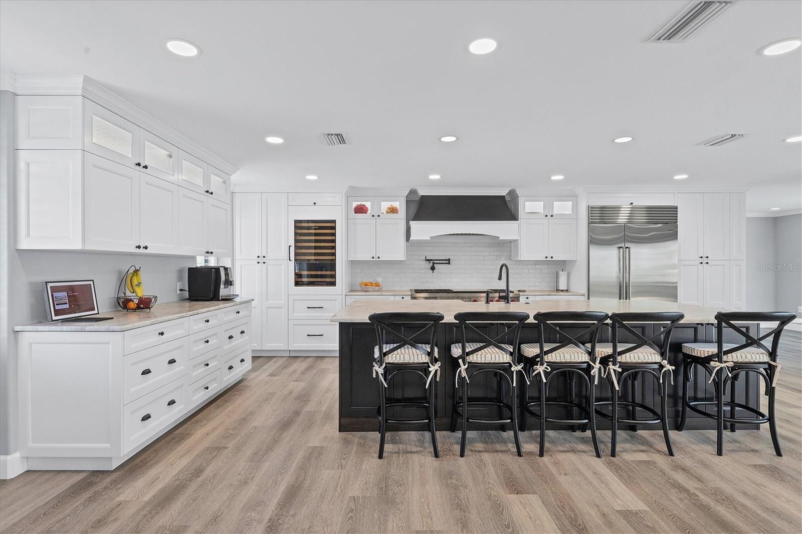 COUNTRY CLUB SHORES SEC 02 - Residential