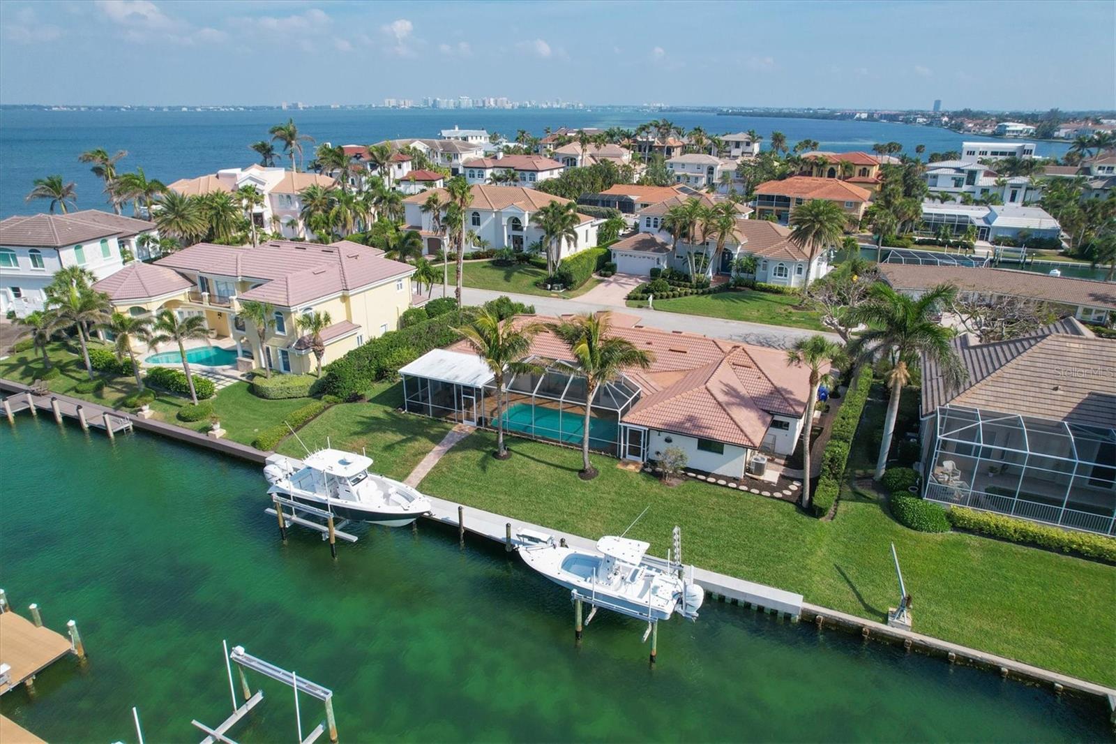 COUNTRY CLUB SHORES SEC 02 - Residential