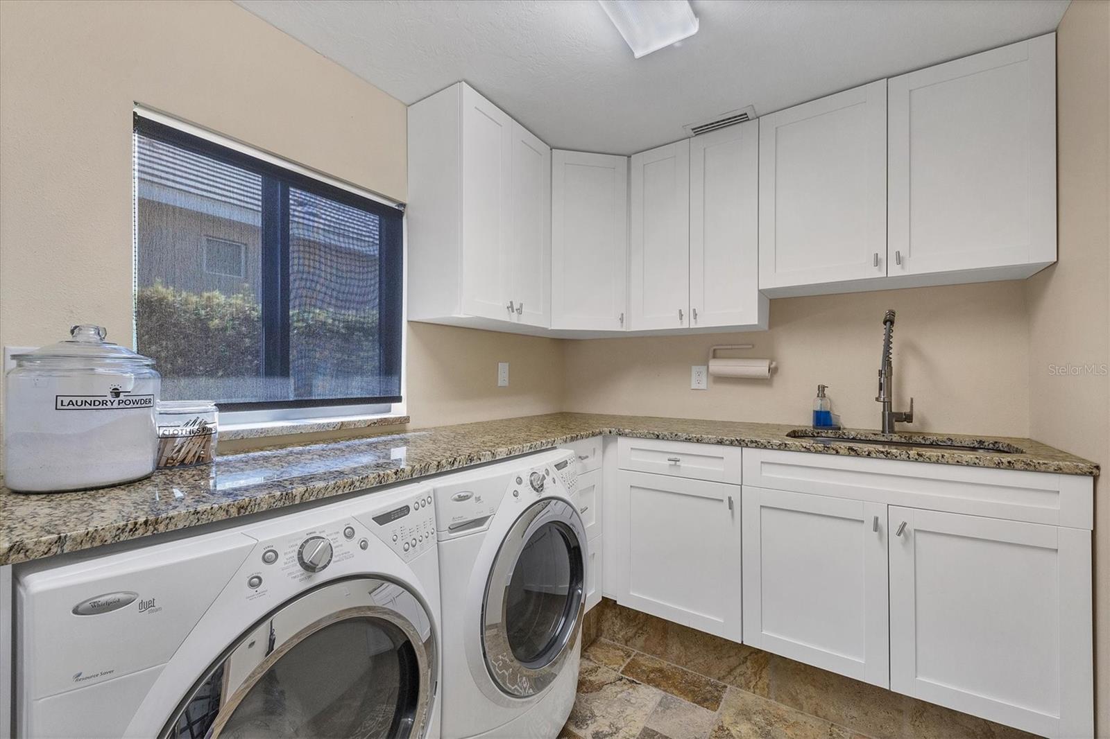 COUNTRY CLUB SHORES SEC 02 - Residential