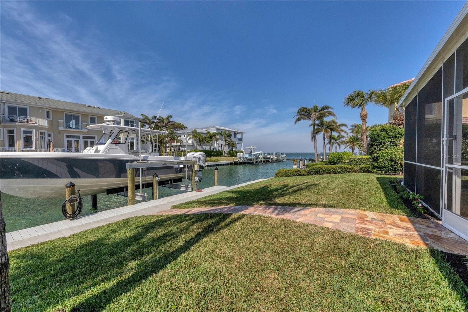 COUNTRY CLUB SHORES SEC 02 - Residential