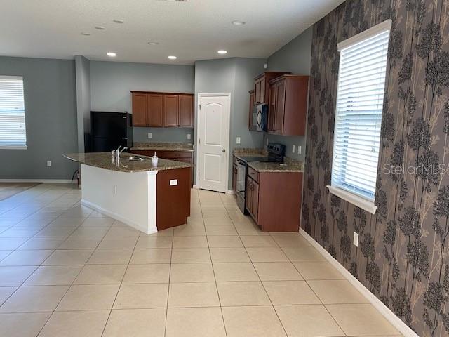 CRESTRIDGE AT ESTATES - Residential Lease