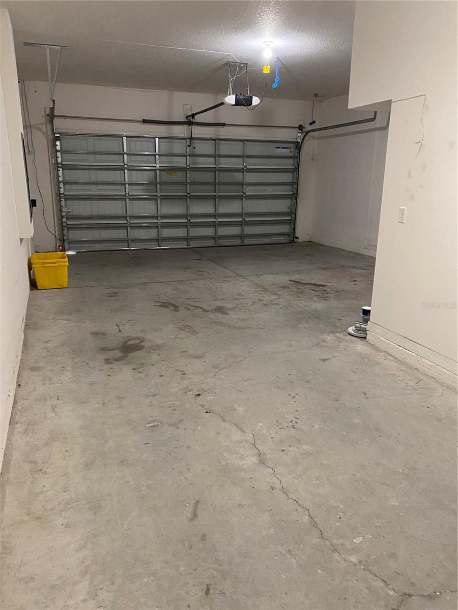 CRESTRIDGE AT ESTATES - Residential Lease